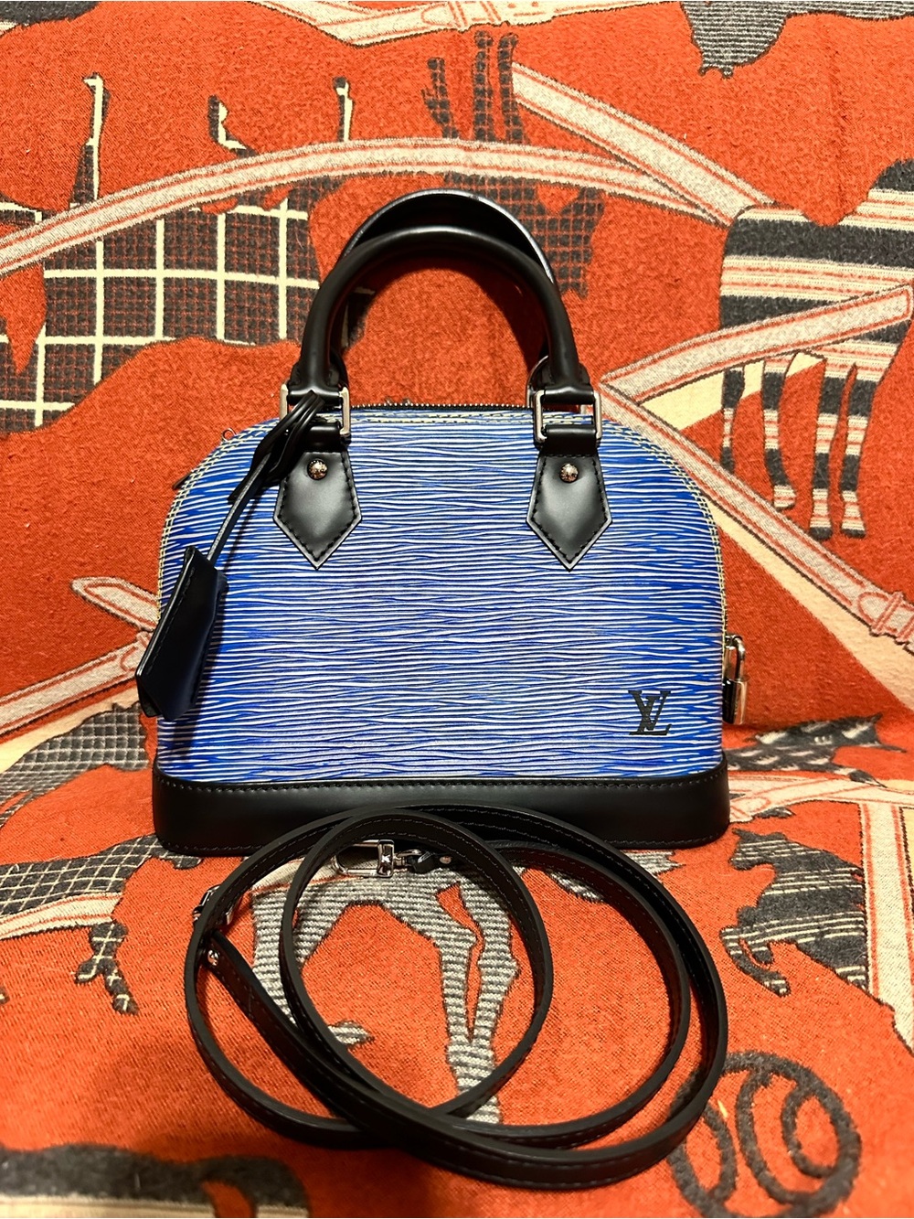 Louis Vuitton❤️🌟SN1118 Blue and Black Epi Alma BB Satchel⭐️